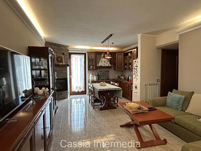 Casa quadrilocale in vendita in Via del Salvatore, Campagnano Di Roma