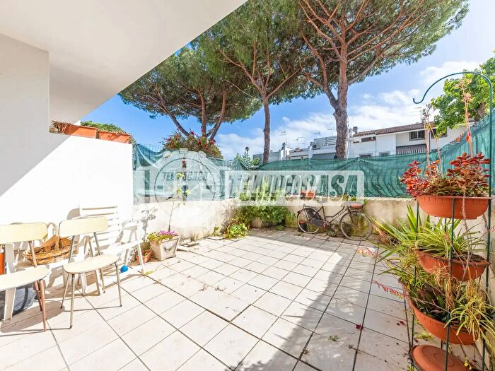 Appartamento trilocale in vendita in Viale Fregene, Cerveteri