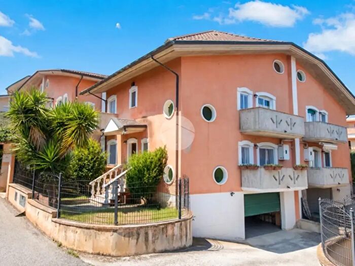 Casa con 5 locali in vendita in Via Accattapane, Corropoli