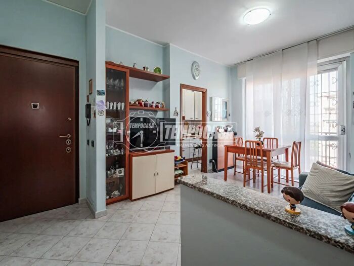 Appartamento bilocale in vendita in Via Giuseppe Parini, Trezzano Sul Naviglio