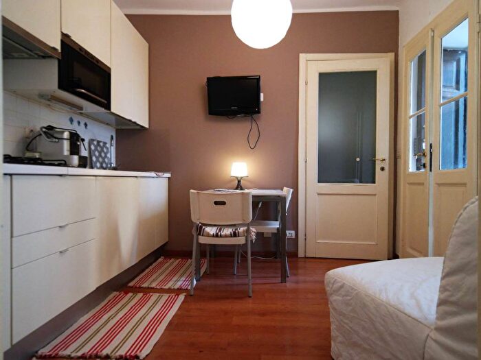 Appartamento bilocale in affitto in Via Pietro Custodi, Corso San Gottardo, Milano