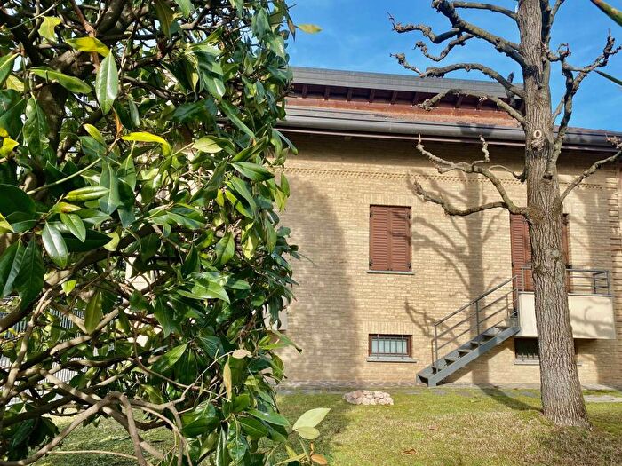 Casa quadrilocale in affitto in Via Grigna, Fino Mornasco