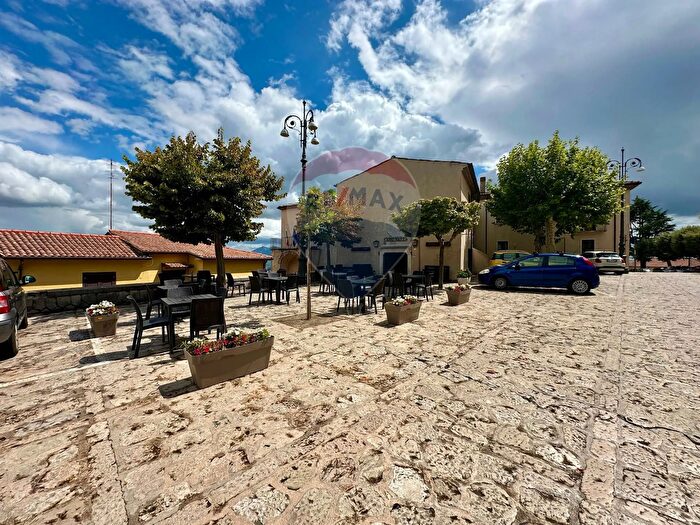 Appartamento con 5 locali in vendita in San Nicola De Franchis, Montefusco