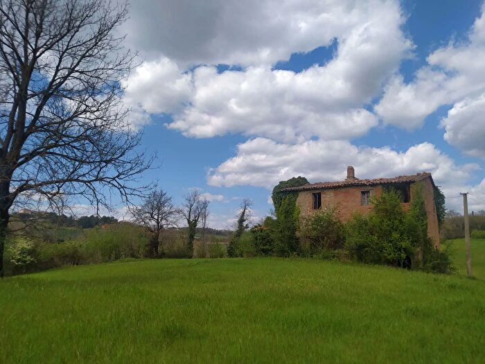 Casa con 8 locali in vendita in Loc Rosaro, Acquasparta