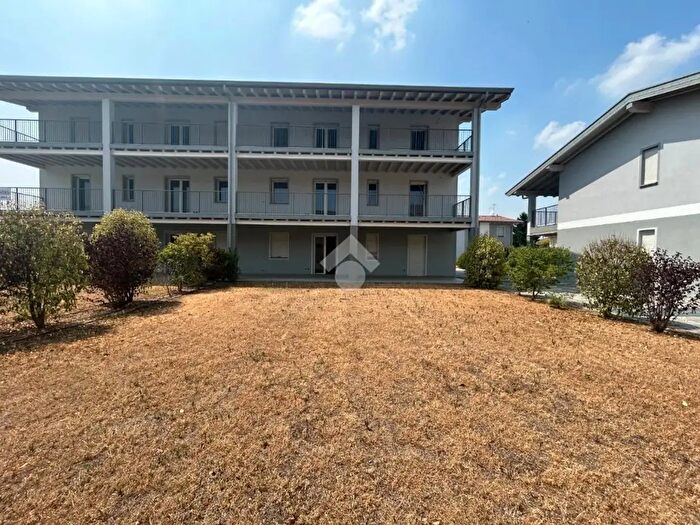 Appartamento trilocale in vendita in Via Buffalora, Brescia