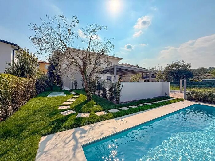 Casa quadrilocale in vendita in Via Piave, Padenghe Sul Garda