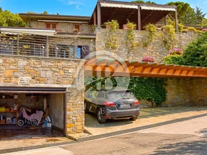 Casa con 6 locali in vendita in Castiglione Della Pescaia