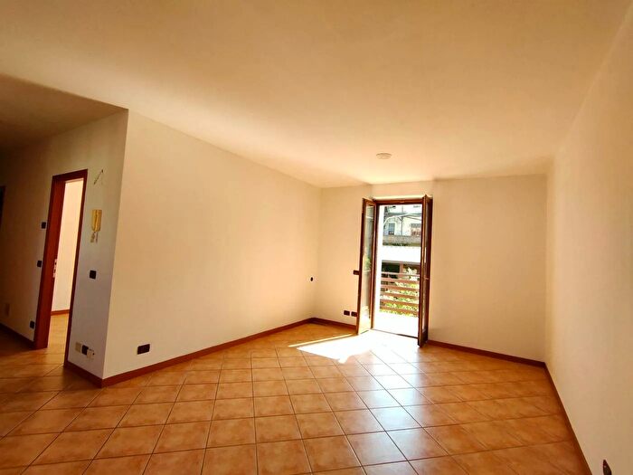 Casa con 9 locali in vendita in Via Buttrio Udine, Udine