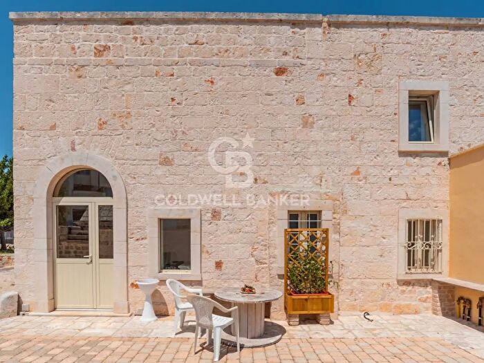 Casa con 8 locali in vendita in Via Fasano, Locorotondo