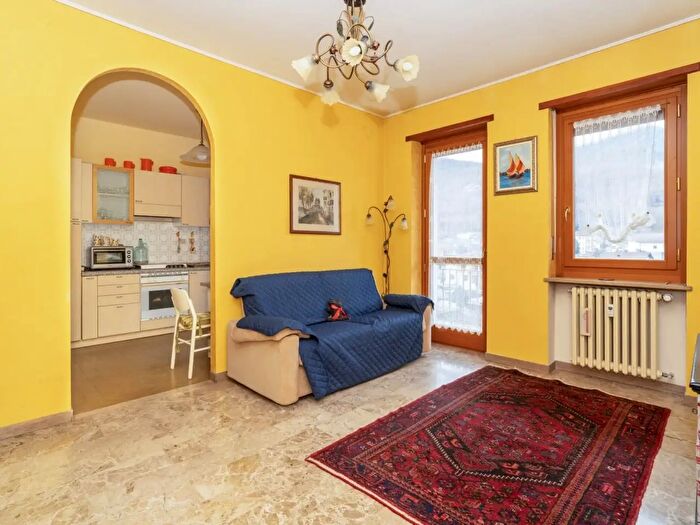 Appartamento trilocale in vendita in Via Nazionale, Paesana