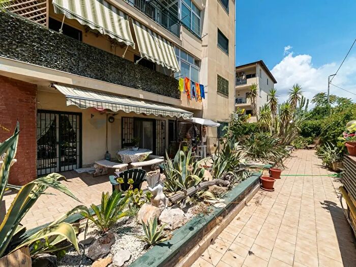 Appartamento con 6 locali in vendita in Via Antonio Giuseppe Borgese, Catania