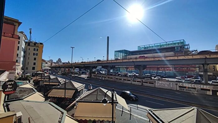 Appartamento quadrilocale in vendita in Via Prè, Genova