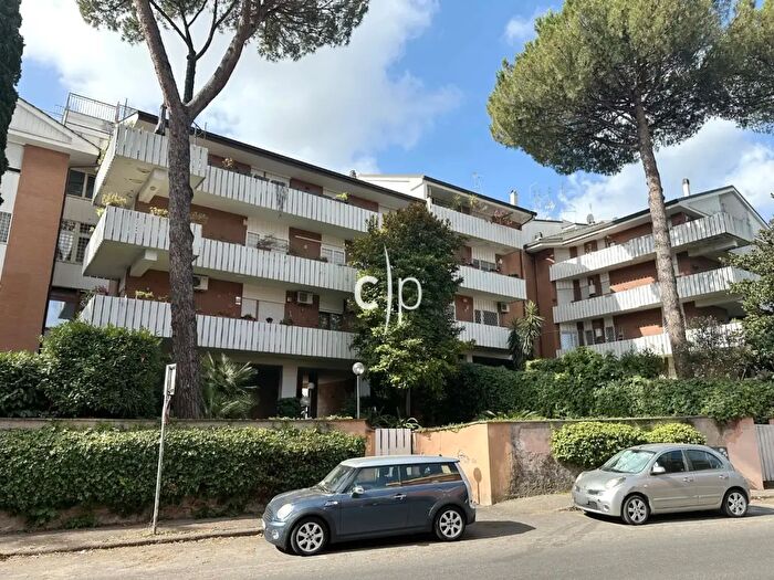 Appartamento bilocale in vendita in Via Vincenzo Ussani, Roma