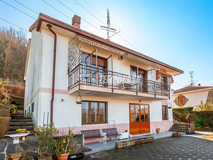 Casa con 6 locali in vendita in Stradale Torino, Castagneto Po