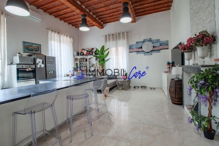 Appartamento con 5 locali in vendita in Livorno