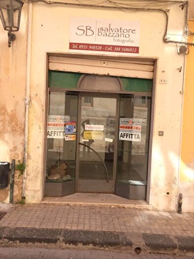 Casa quadrilocale in affitto in Floridia