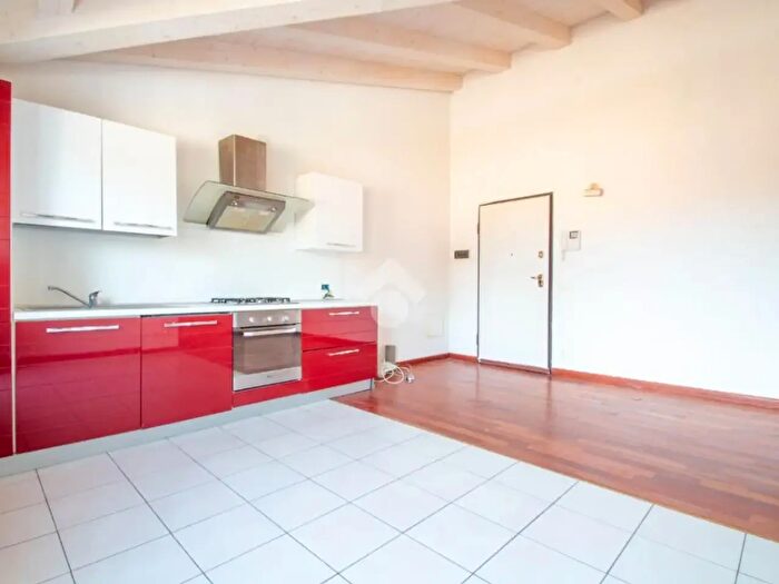 Appartamento trilocale in vendita in Strada Statale Pasubio, Costabissara