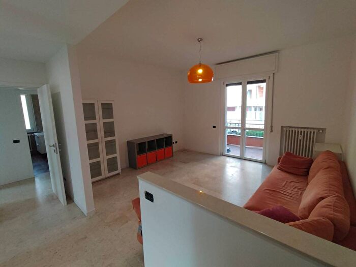 Appartamento trilocale in affitto in Via Privata Maggio, Vedano al Lambro