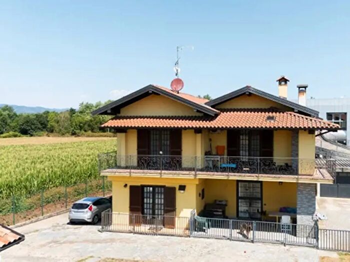Casa quadrilocale in vendita in Fontaneto D'Agogna