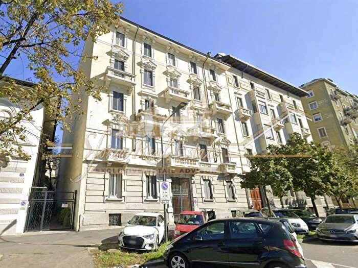Appartamento trilocale in affitto in Via Washington, Washington, Milano