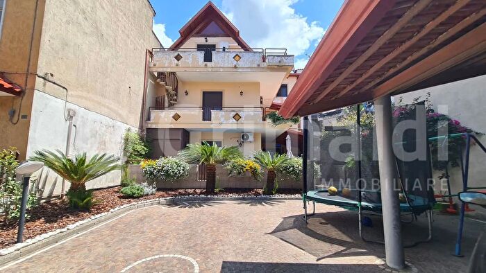 Casa con 5 locali in vendita in Via IV Novembre, Quarto