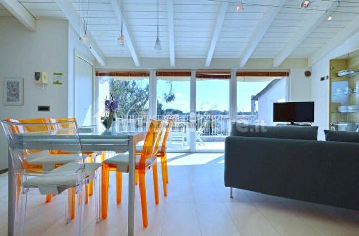 Appartamento con 5 locali in vendita in Via Terreni Pacchiani, Forte Dei Marmi