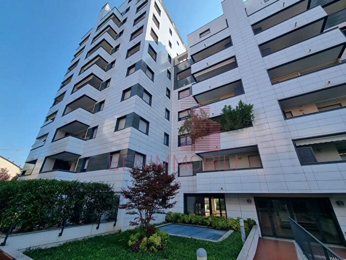 Appartamento bilocale in affitto in Via Legnone, Milano