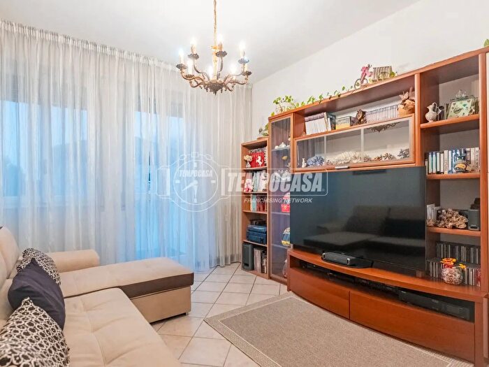 Appartamento quadrilocale in vendita in Via Ginibissa, Abbiategrasso