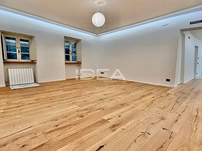 Appartamento quadrilocale in vendita in Via Burlamacchi, Lucca