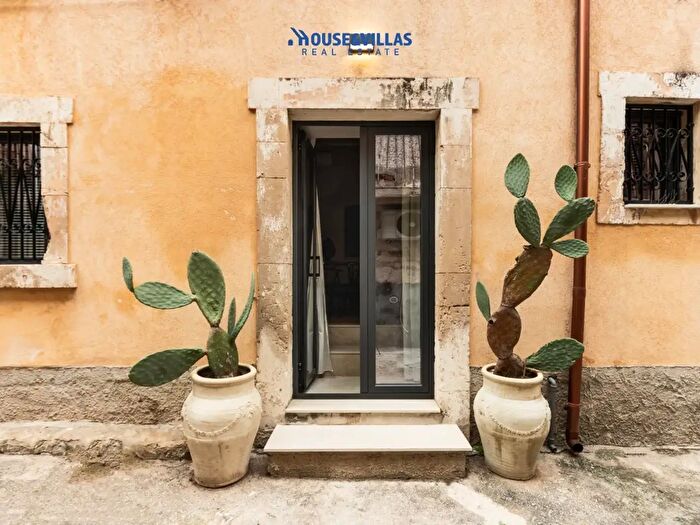 Casa trilocale in vendita in Crocifisso Noto, Noto