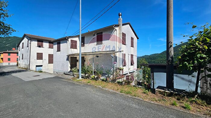 Appartamento con 5 locali in vendita in Via Serra, Cicagna