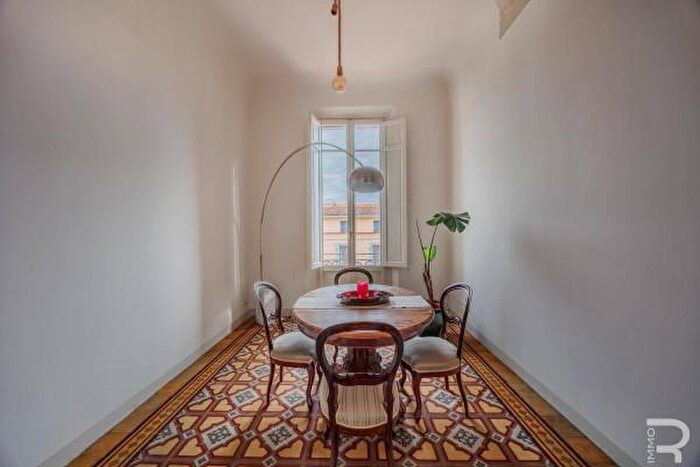 Appartamento con 5 locali in vendita in Via Ugo Foscolo, Firenze