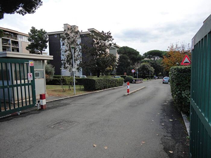 Appartamento quadrilocale in affitto in Viale dellUmanesimo, Eur, Roma