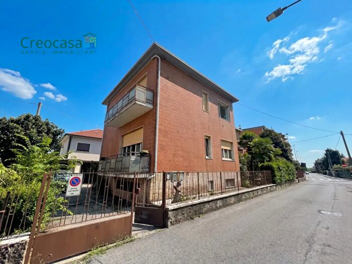 Appartamento trilocale in vendita in Via Toscanini, Stezzano