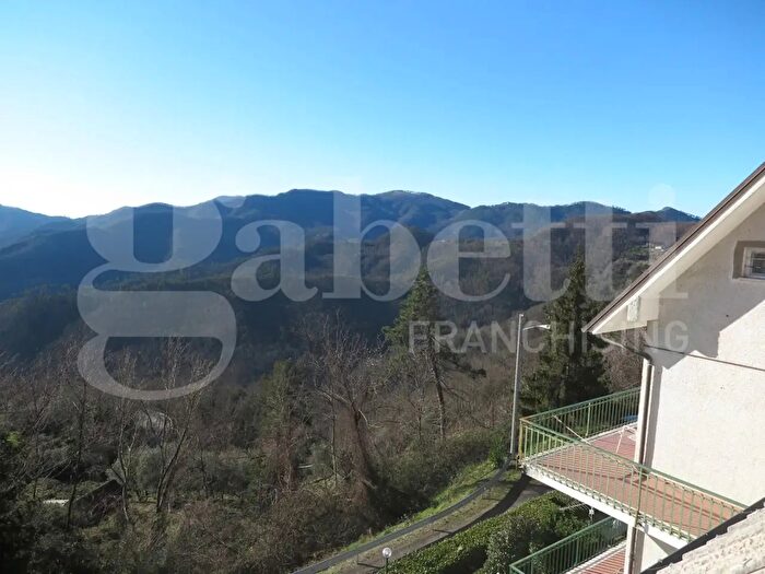 Appartamento quadrilocale in vendita in Via Aurelia, Carrodano