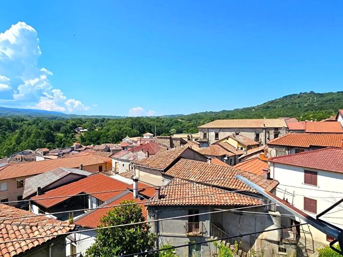 Appartamento trilocale in vendita in Vicolo Conte Ruggiero, Torre Di Ruggiero