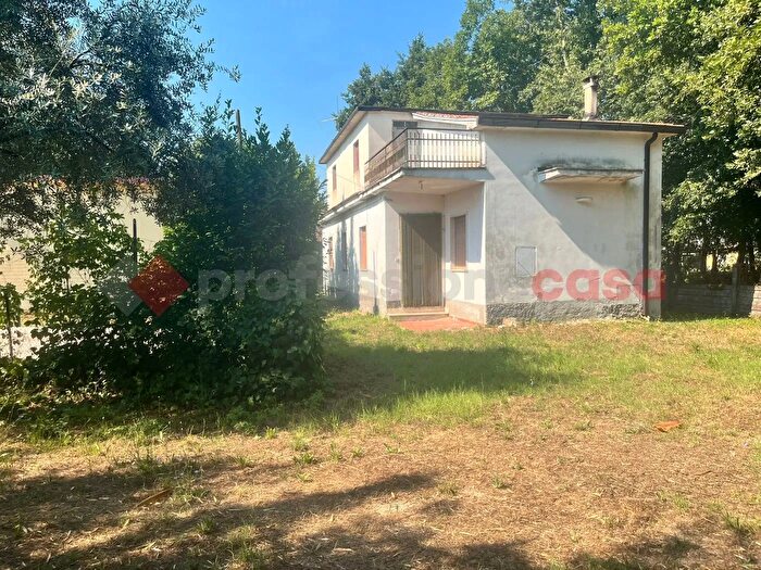 Casa quadrilocale in vendita in Via Giunture Snc, SantApollinare