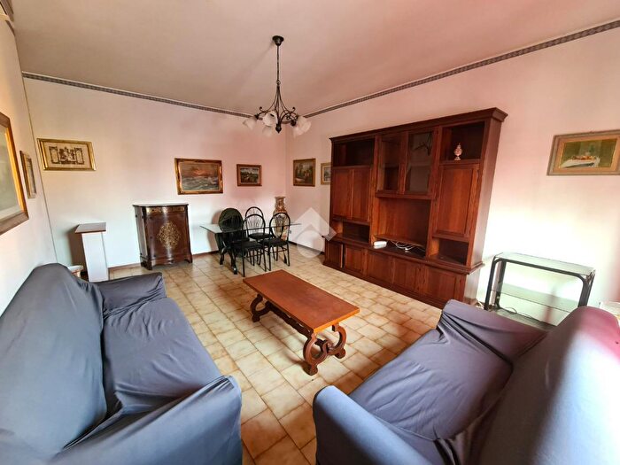 Appartamento quadrilocale in vendita in Via Fratelli di Dio, Robecco Sul Naviglio