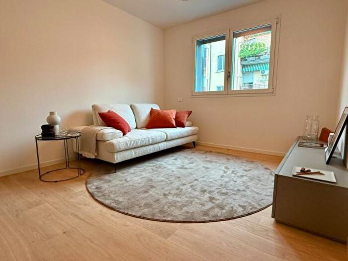 Appartamento trilocale in vendita in Via Valcava, Milano