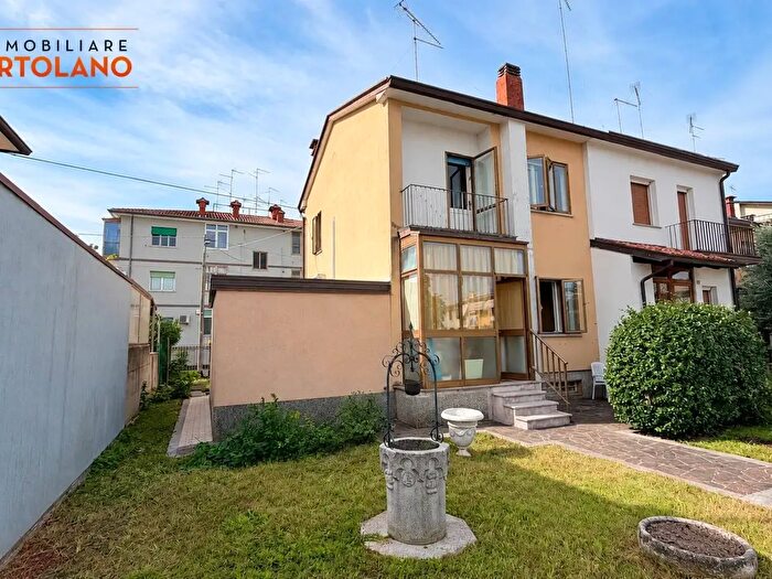 Casa quadrilocale in vendita in Via Raparoni, Ronchi Dei Legionari
