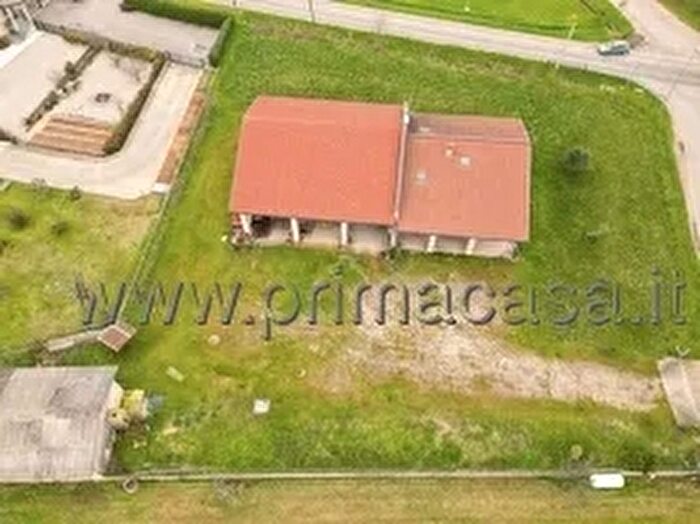 Casa quadrilocale in vendita in Via Mantovana Vecchia, Castiglione Delle Stiviere