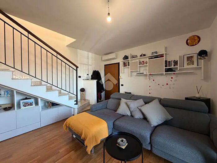 Appartamento trilocale in vendita in Via Pegaso, Mediglia