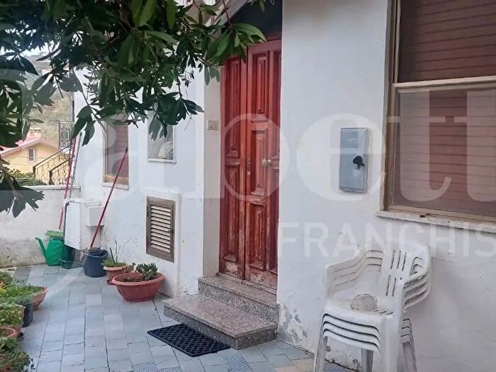 Appartamento quadrilocale in affitto in Via Giuseppe Maria Muscari, Catanzaro