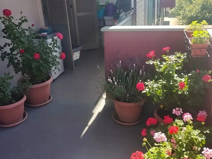 Appartamento trilocale in vendita in Via Renuccio Renucci, Livorno