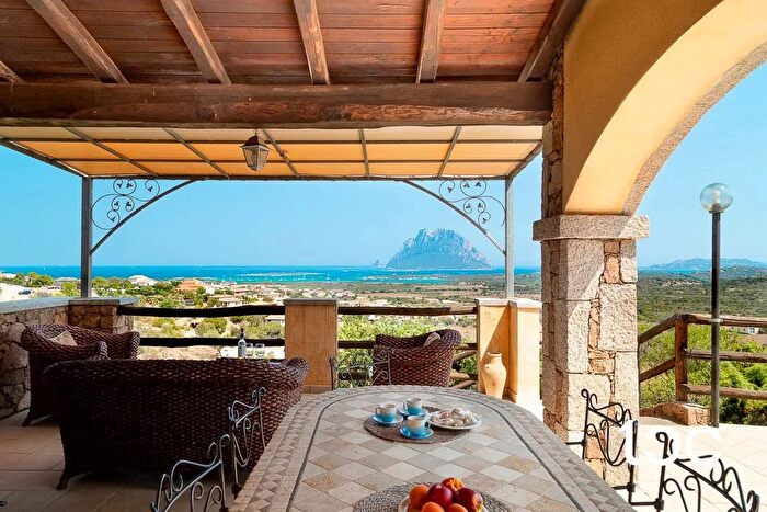 Casa con 5 locali in vendita in Loiri Porto San Paolo