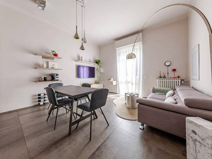 Appartamento trilocale in affitto in Via Giovanni Pascoli, Città Studi, Milano