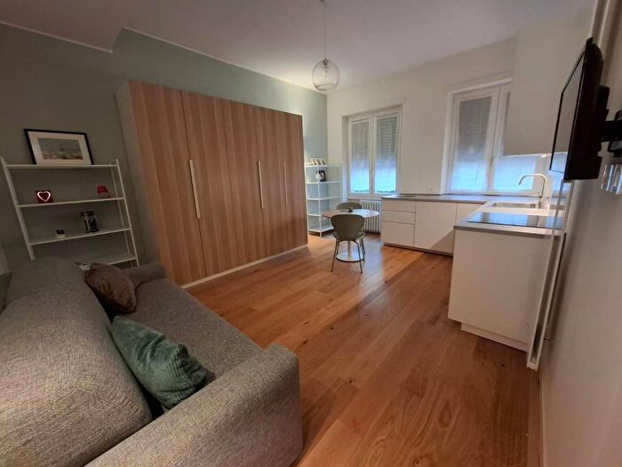 Appartamento monolocale in affitto in Viale Coni Zugna, Solari, Milano
