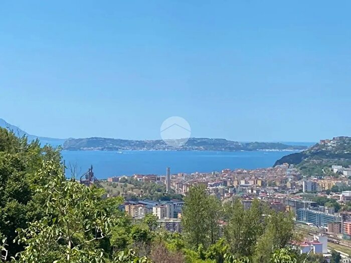 Appartamento con 6 locali in affitto in Via Alessandro Manzoni, Napoli
