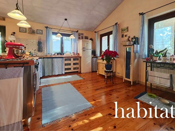 Casa con 8 locali in vendita in Luogosanto