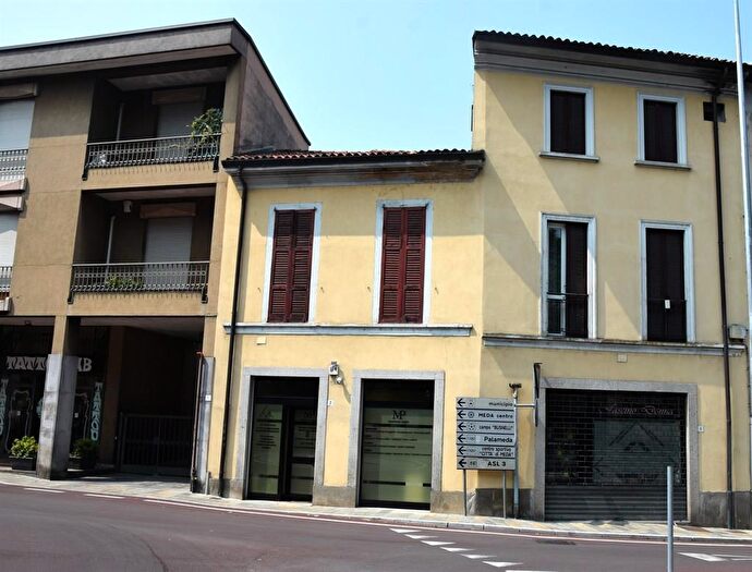 Appartamento bilocale in vendita in Piazza Alessandro Volta, Meda